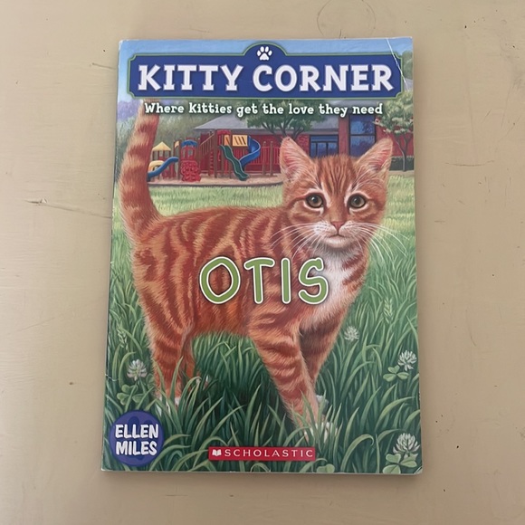 Book Bundle - Picture 8 of 9